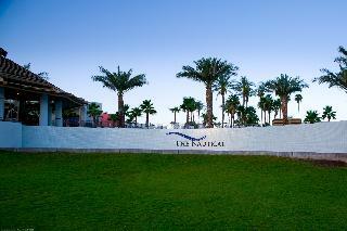 Hotel The Nautical Beachfront Resort