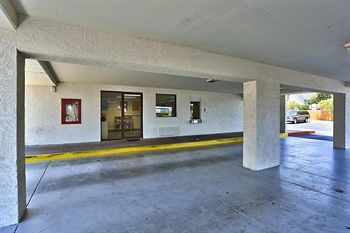 Motel 6 Phoenix - Northern Avenue