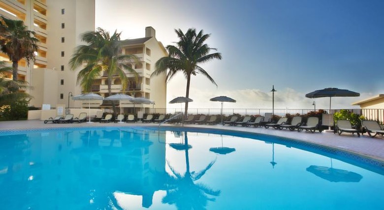 Hotel The Royal Islander An All Suites Resort