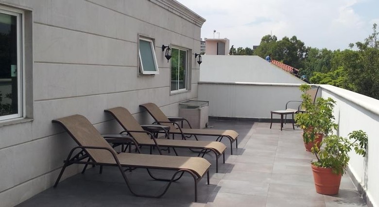 Aparthotel Suites Aristoteles 140