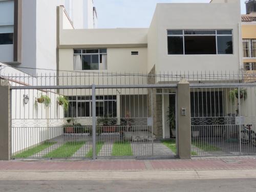 Hostal Miraflores Inn