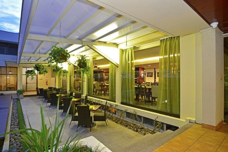 Autentico Hotel