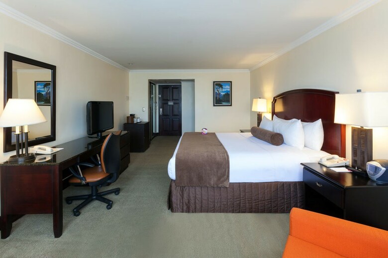 Hotel Crowne Plaza Corobici