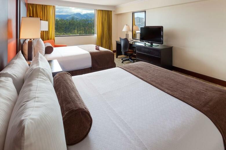 Hotel Crowne Plaza Corobici