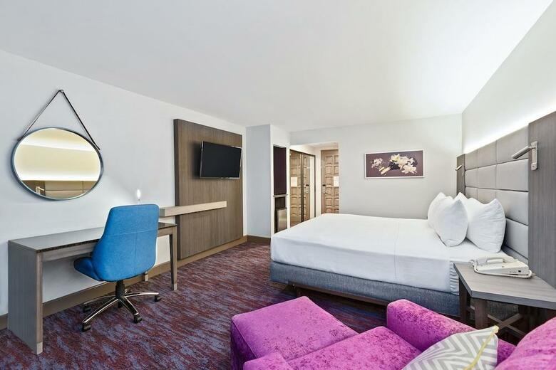 Hotel Crowne Plaza Corobici
