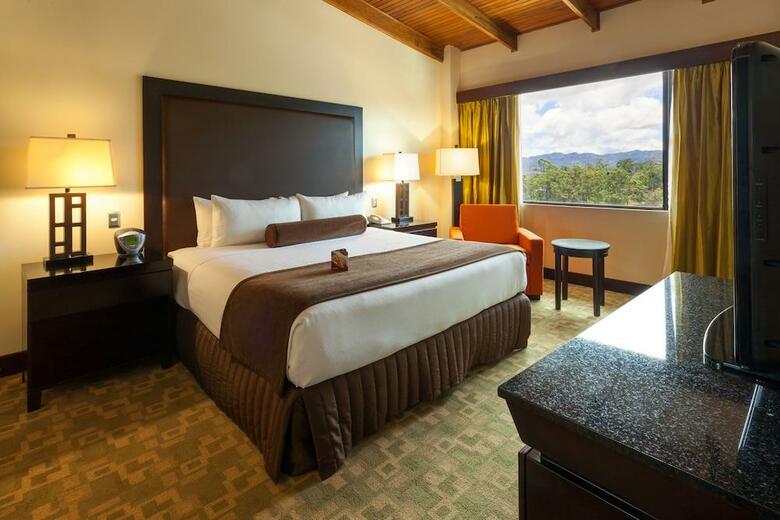 Hotel Crowne Plaza Corobici