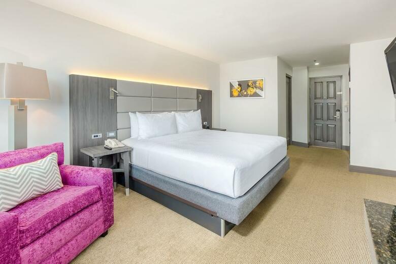 Hotel Crowne Plaza Corobici