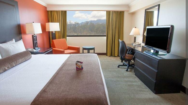 Hotel Crowne Plaza Corobici