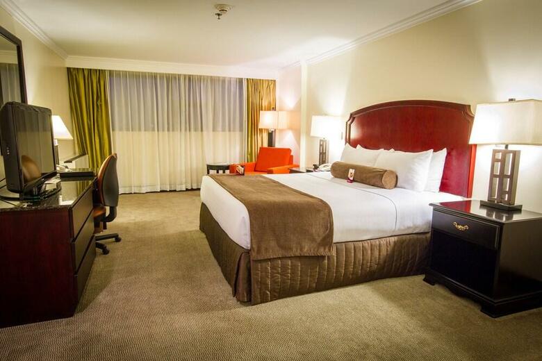 Hotel Crowne Plaza Corobici