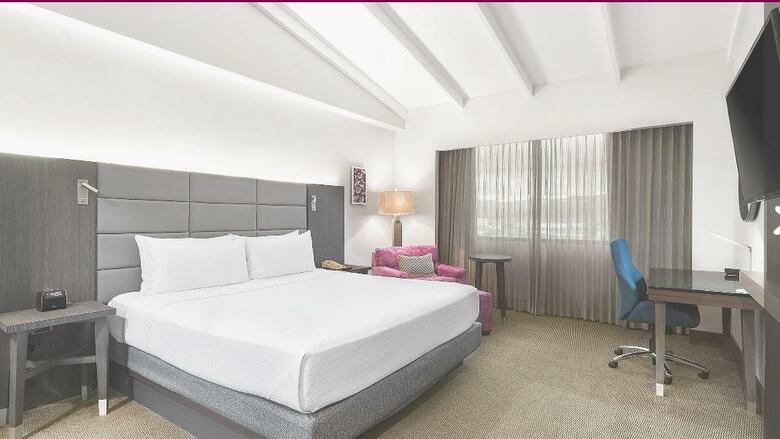 Hotel Crowne Plaza Corobici