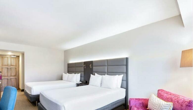 Hotel Crowne Plaza Corobici