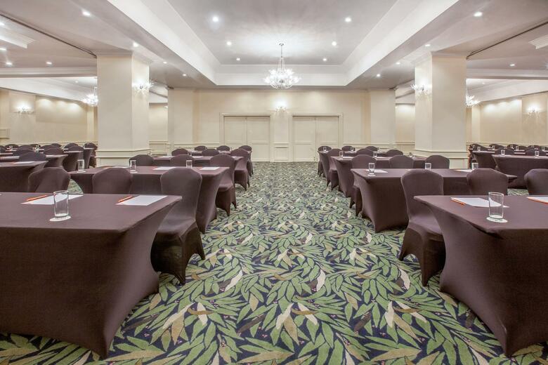 Hotel Crowne Plaza Corobici