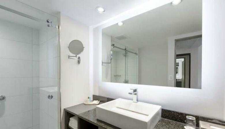 Hotel Crowne Plaza Corobici