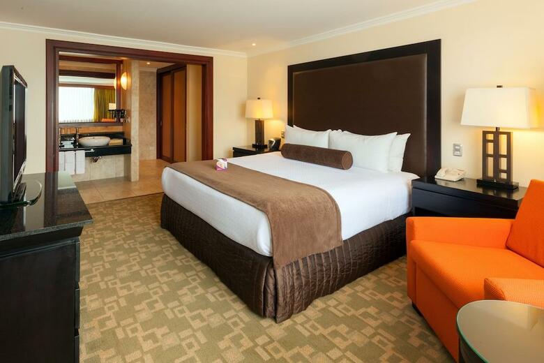 Hotel Crowne Plaza Corobici