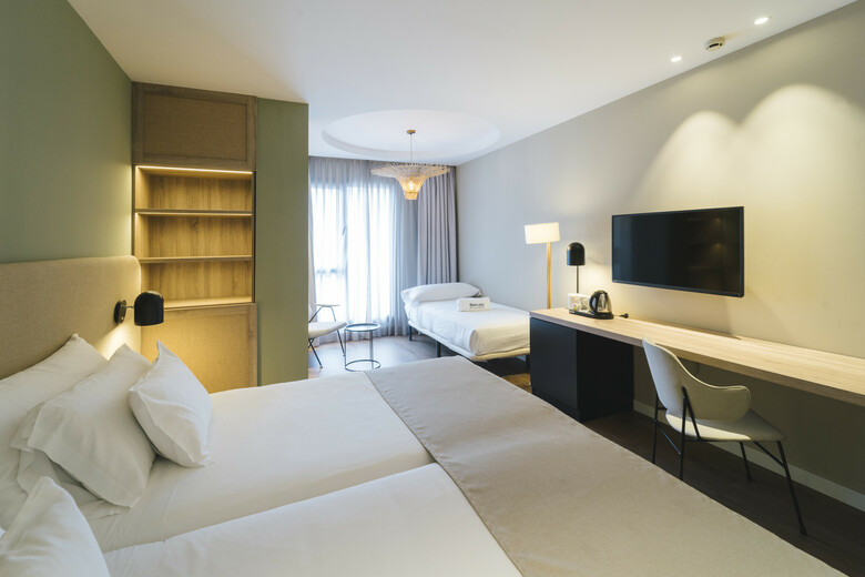 Hotel Barcel� Oviedo Cervantes