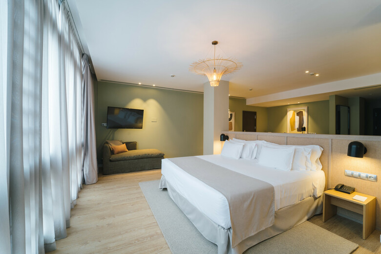 Hotel Barcel� Oviedo Cervantes
