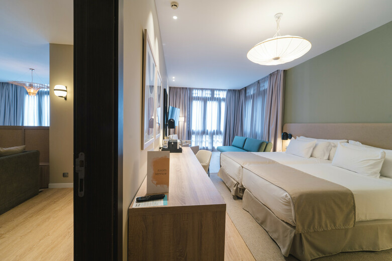 Hotel Barcel� Oviedo Cervantes