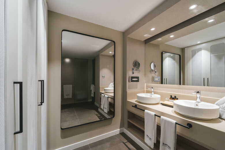 Hotel Barcel� Oviedo Cervantes