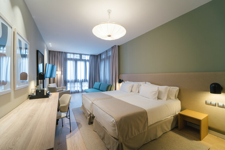 Hotel Barcel� Oviedo Cervantes
