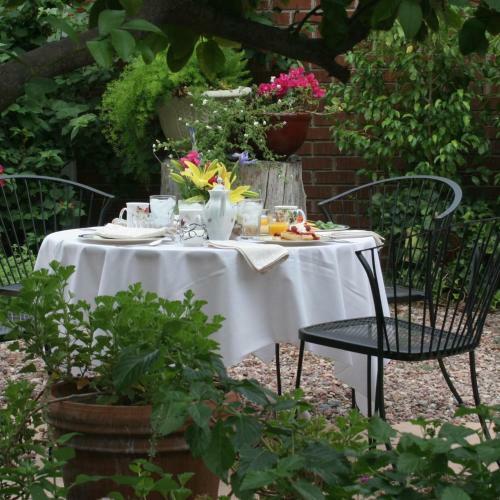 Mon Ami Bed And Breakfast