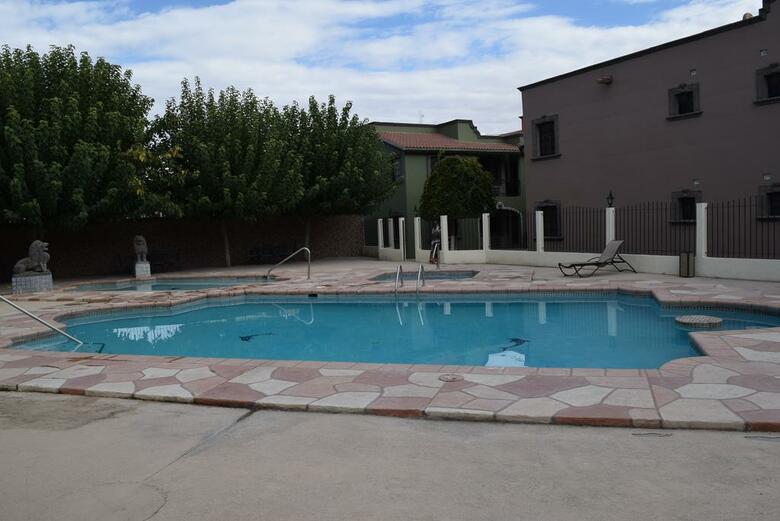 Hotel Suites El Paseo