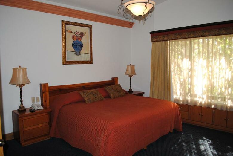 Hotel Suites El Paseo