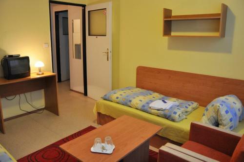 Hotel Kom�rov