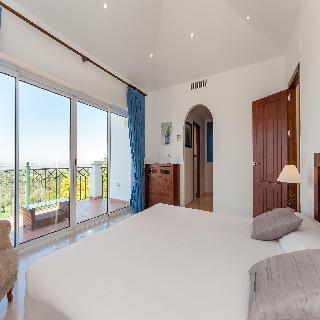 Arcos Gardens Country Estate