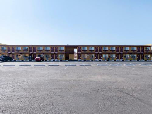 Lazy 8 Motel
