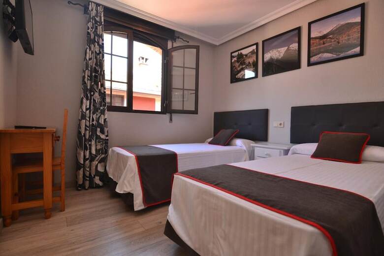 Hotel Hoster�a El Bodeg�n De Gredos