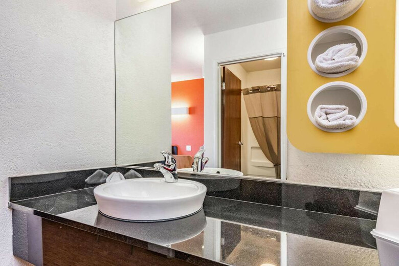 Motel Clarion Pointe - Near Grand Canyon