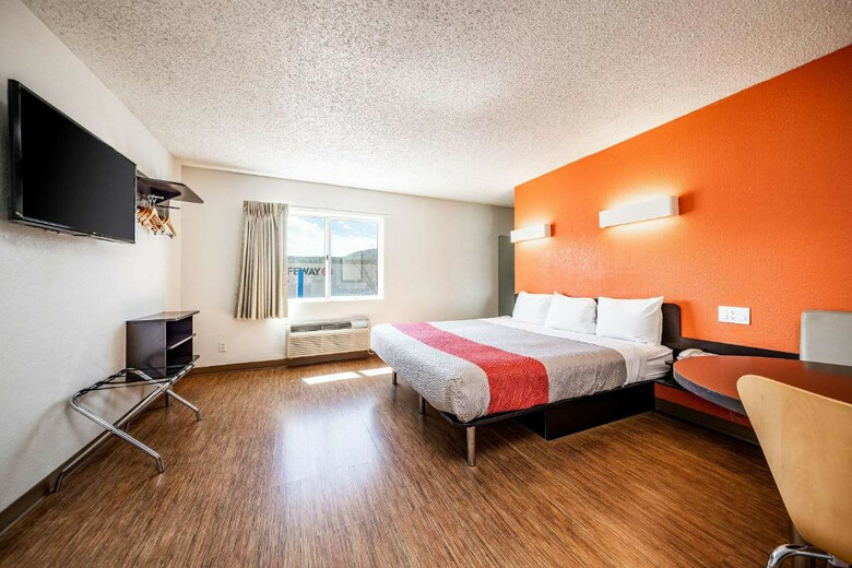 Motel Clarion Pointe - Near Grand Canyon