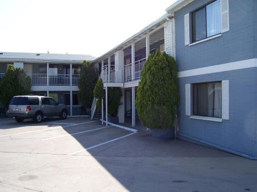 El Rancho Motel