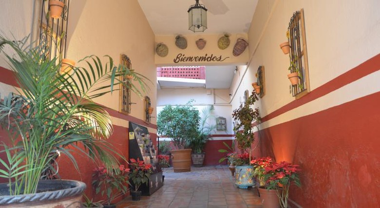 Hotel Posada De La Media Luna