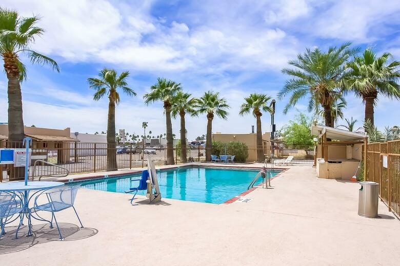 Posada Arizona Inn & Suites
