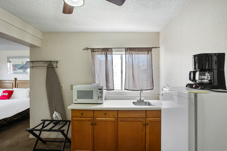 Posada Arizona Inn & Suites