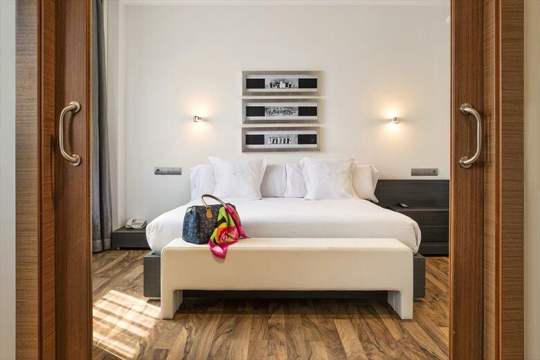 Azz Valencia T�ctica Hotel