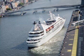 Hotel M�venpick Amsterdam City Center