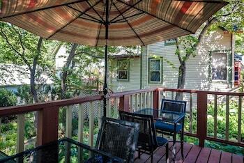 Bed & Breakfast Heart Of The Hills Inn