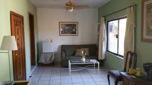Bed & Breakfast Posada Colibri