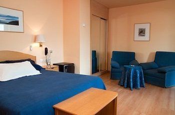Hotel Villa De Ayerbe