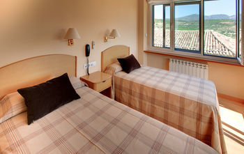 Hotel Villa De Ayerbe