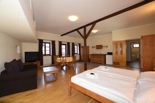 Aparthotel Z�meck� Apartm� - Castle Apartments