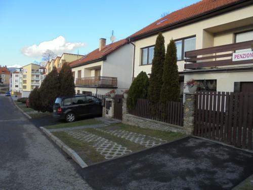 Hostal Penzion Pod Hr�z�