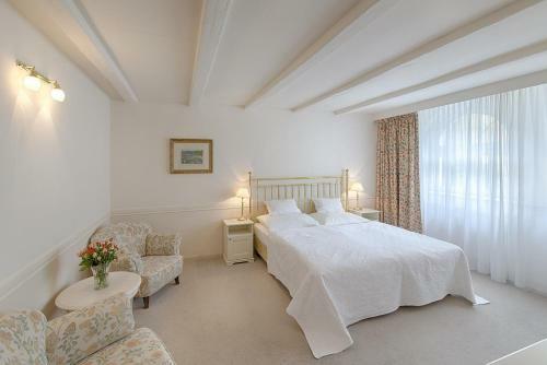 Hotel Embassy