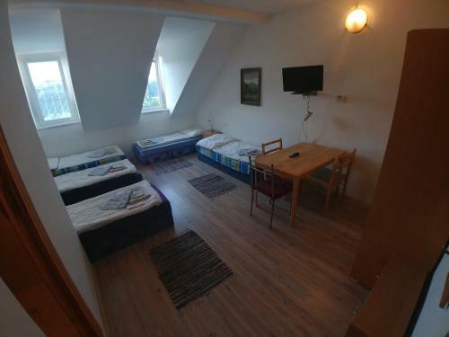 Albergue Kv Apartmans Var?avsk�