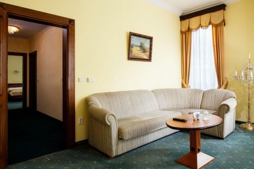 L�ze?sk� Hotel Moskevsk� Dv?r