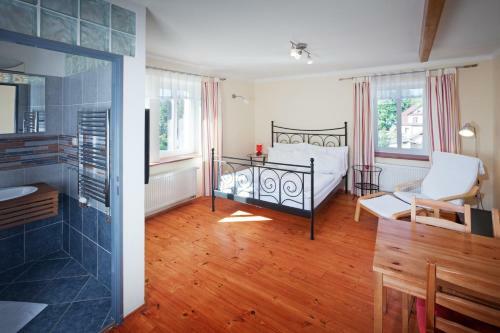Pytloun Travel Hotel