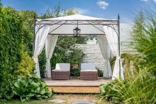 Pytloun Travel Hotel