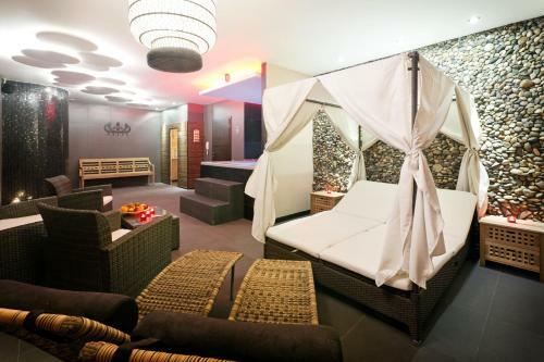 Pytloun Travel Hotel